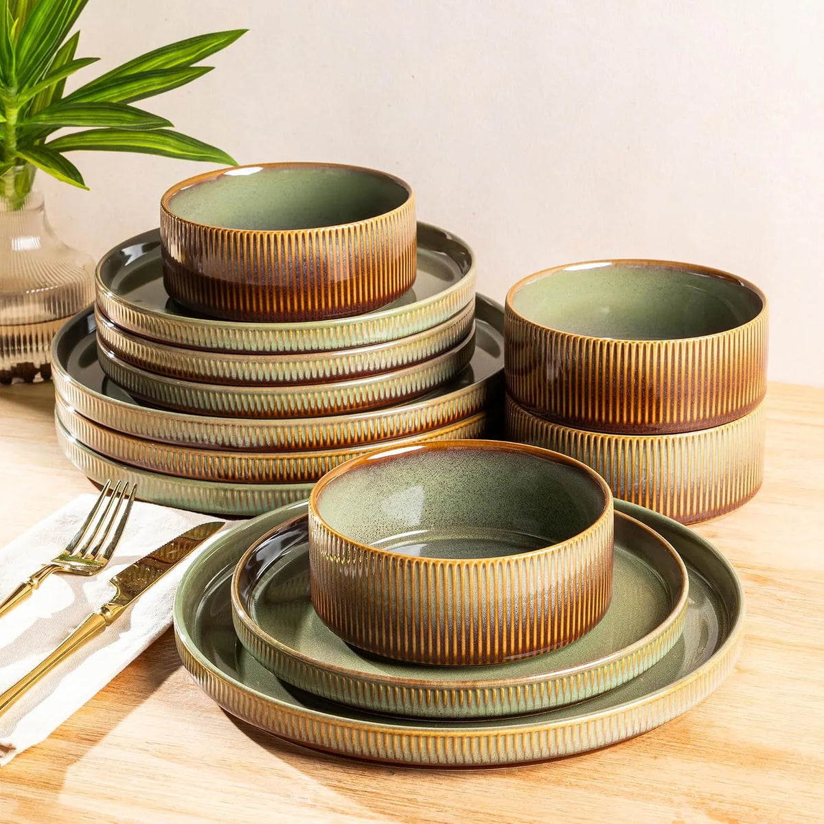 Elegant Ceramic Dinnerware Set – 12-Piece European Tableware Collection