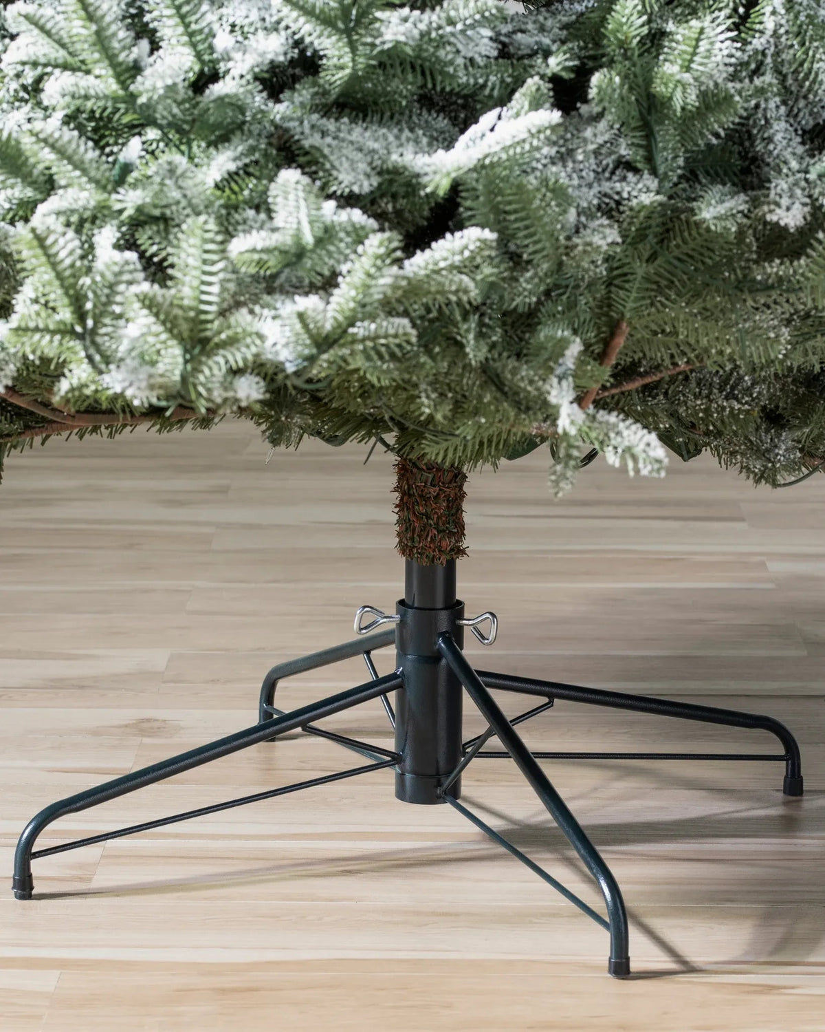7.5 ft SMART Grand Duchess Twinkling Balsam Fir Flocked LED Pre-Lit Tree