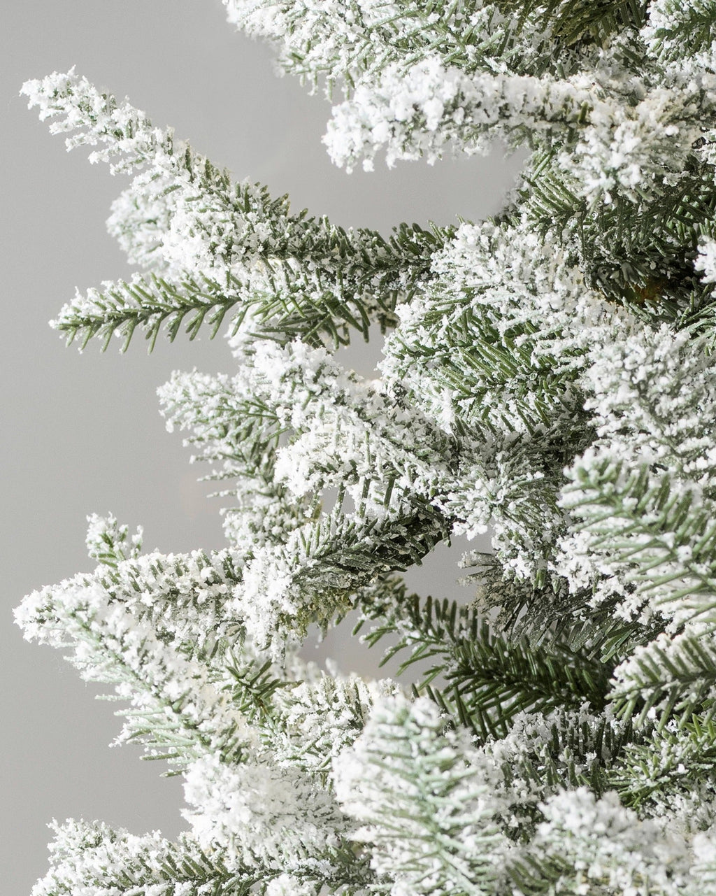 7.5 ft SMART Grand Duchess Twinkling Balsam Fir Flocked LED Pre-Lit Tree