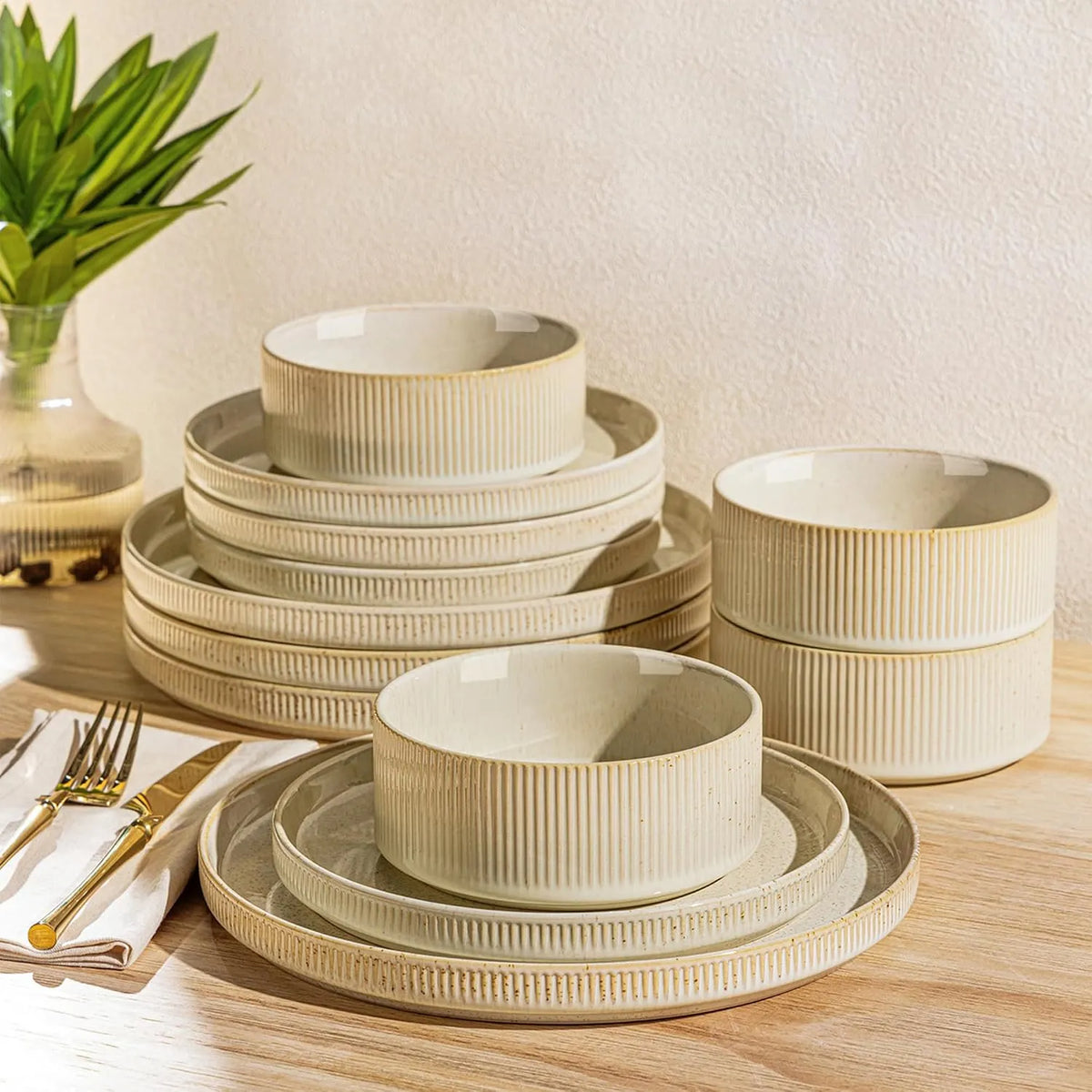 Elegant Ceramic Dinnerware Set – 12-Piece European Tableware Collection